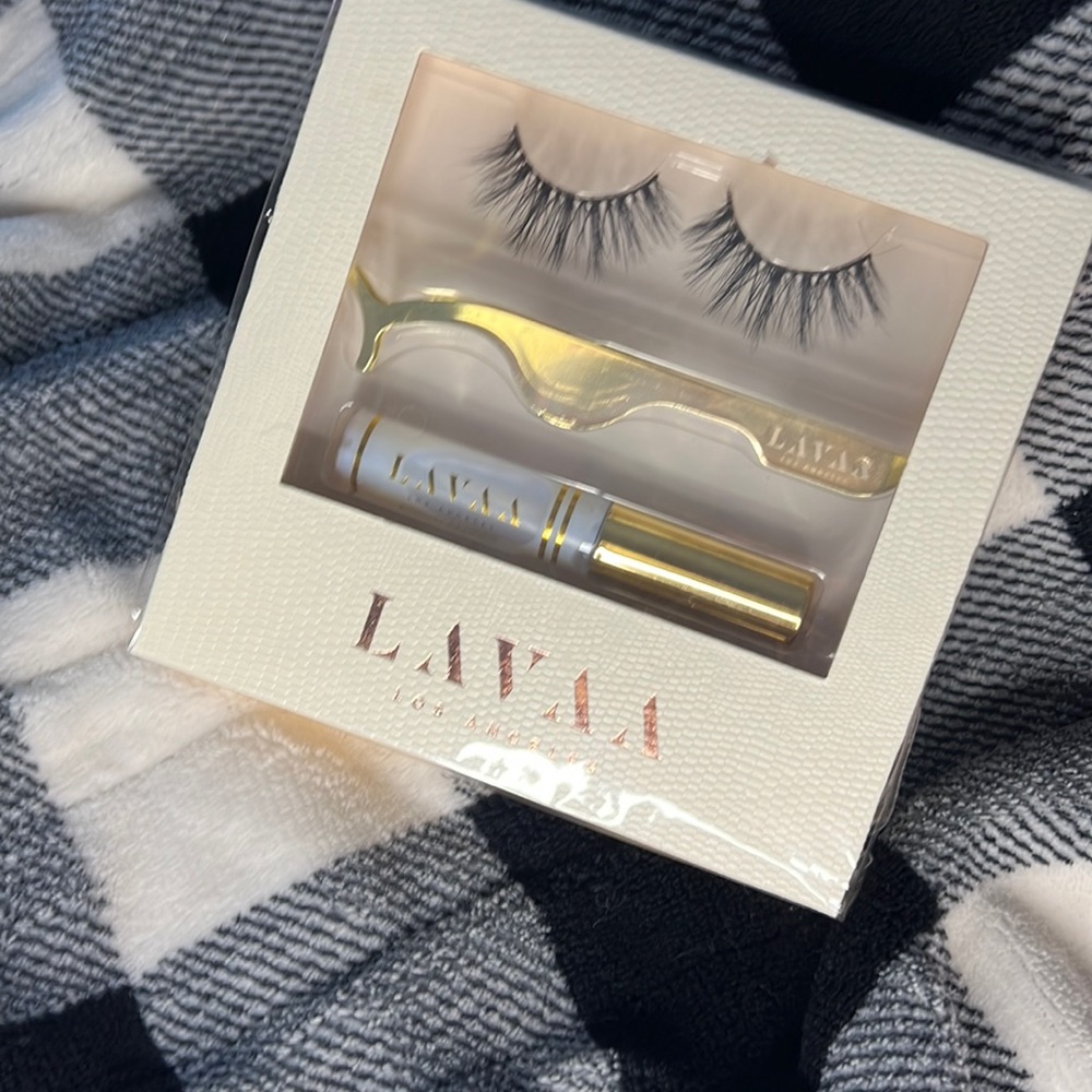 flirty lash set